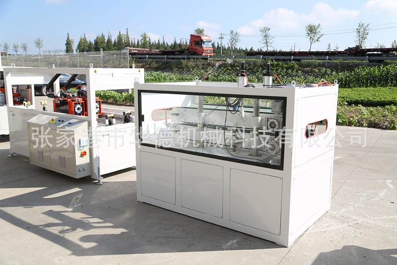 PVC塑料管材擠出生產線設備 PVC塑料管材擠出生產線設備