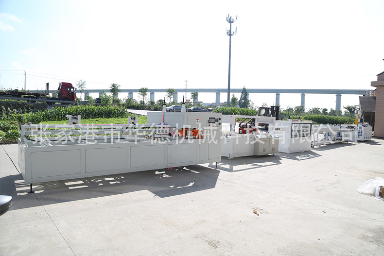 PVC塑料管材擠出生產線設備 PVC塑料管材擠出生產線設備