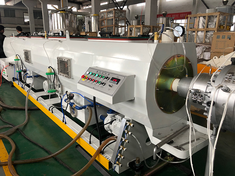 PVC110-315-400給水管擠出機生產(chǎn)線 PVC樹脂粉末管材制管機設(shè)備